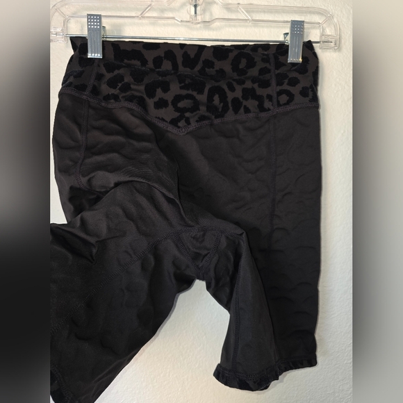 Balance Athletica Black Biker Shorts With Velour Cheetah Print, Size Small - Picture 4 of 5